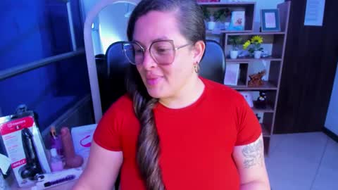 sara_thonson_ online show from 09/30/25, 03:55