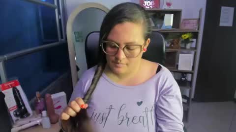 sara_thonson_ online show from 11/13/25, 04:11