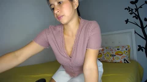 Snapshot of sara_tris chatting on 12/07/24, 03:36 Sara online show from 12/07/24, 03:36