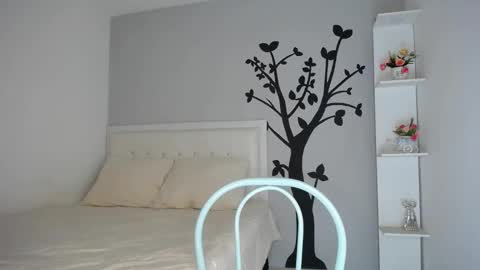 Snapshot of sara_tris chatting on 11/13/25, 01:59 Sara online show from 11/13/25, 01:59