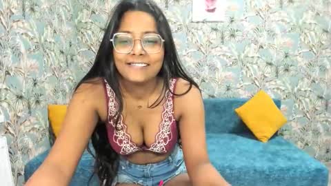 saraa_jayy online show from 09/29/25, 06:51
