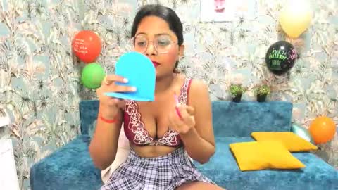 saraa_jayy online show from 10/08/25, 05:16