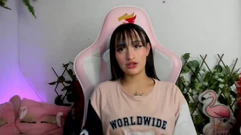 Snapshot of saraa_ramirez chatting on 12/21/24, 05:58 Sarah Ramirez online show from 12/21/24, 05:58