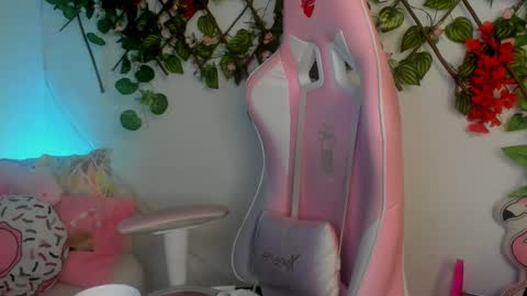 Snapshot of saraa_ramirez chatting on 12/24/24, 08:11 Sarah Ramirez online show from 12/24/24, 08:11