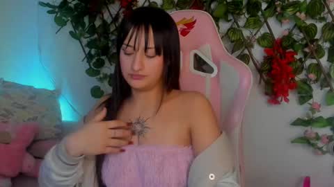 Snapshot of saraa_ramirez chatting on 12/24/24, 04:19 Sarah Ramirez online show from 12/24/24, 04:19