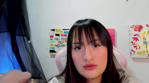 Snapshot of saraa_ramirez chatting on 12/31/24, 03:45 Sarah Ramirez online show from 12/31/24, 03:45