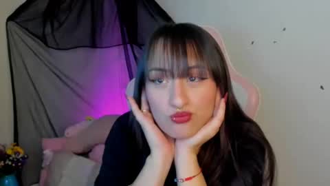 Snapshot of saraa_ramirez chatting on 01/06/25, 03:31 Sarah Ramirez online show from 01/06/25, 03:31