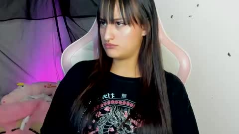 Snapshot of saraa_ramirez chatting on 01/06/25, 09:41 Sarah Ramirez online show from 01/06/25, 09:41