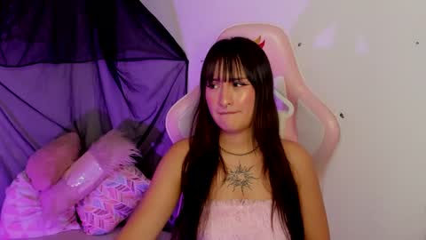 Snapshot of saraa_ramirez chatting on 01/08/25, 04:12 Sarah Ramirez online show from 01/08/25, 04:12