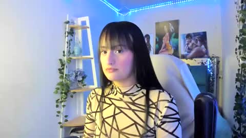 Snapshot of saraa_ramirez chatting on 01/21/25, 03:48 Sarah Ramirez online show from 01/21/25, 03:48