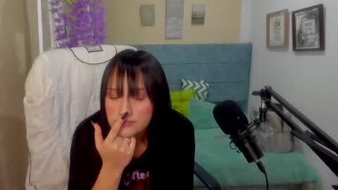 Snapshot of saraa_ramirez chatting on 02/01/25, 12:07 Sarah Ramirez online show from 02/01/25, 12:07