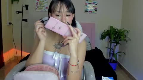 Snapshot of saraa_ramirez chatting on 02/11/25, 11:43 Sarah Ramirez online show from 02/11/25, 11:43