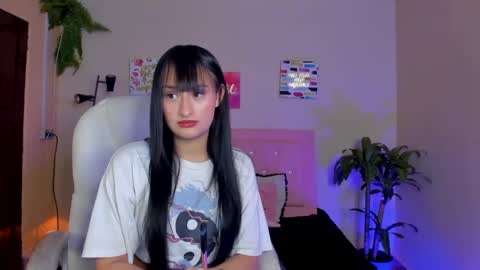 Snapshot of saraa_ramirez chatting on 02/13/25, 11:28 Sarah Ramirez online show from 02/13/25, 11:28
