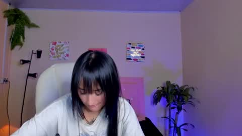 Snapshot of saraa_ramirez chatting on 02/13/25, 02:31 Sarah Ramirez online show from 02/13/25, 02:31