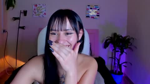 Snapshot of saraa_ramirez chatting on 02/14/25, 08:48 Sarah Ramirez online show from 02/14/25, 08:48
