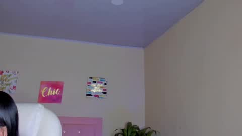 Snapshot of saraa_ramirez chatting on 02/19/25, 11:38 Sarah Ramirez online show from 02/19/25, 11:38