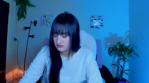 Snapshot of saraa_ramirez chatting on 02/20/25, 11:31 Sarah Ramirez online show from 02/20/25, 11:31