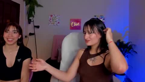 Snapshot of saraa_ramirez chatting on 02/21/25, 05:42 Sarah Ramirez online show from 02/21/25, 05:42