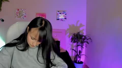 Snapshot of saraa_ramirez chatting on 02/27/25, 02:32 Sarah Ramirez online show from 02/27/25, 02:32