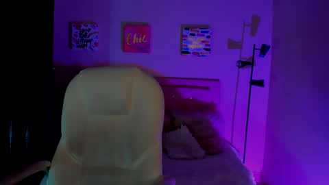 Snapshot of saraa_ramirez chatting on 03/11/25, 11:33 Sarah Ramirez online show from 03/11/25, 11:33