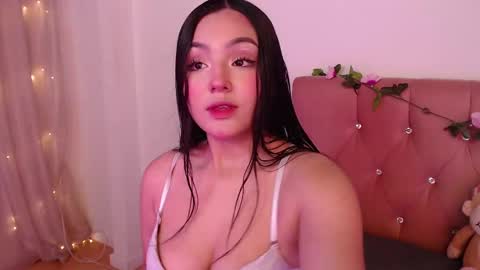 Snapshot of saraa_swett chatting on 02/27/25, 02:32 online show from 02/27/25, 02:32