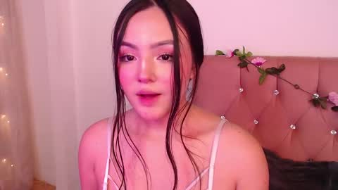 Snapshot of saraa_swett chatting on 03/01/25, 05:27 online show from 03/01/25, 05:27