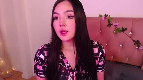 Snapshot of saraa_swett chatting on 03/10/25, 02:26 online show from 03/10/25, 02:26
