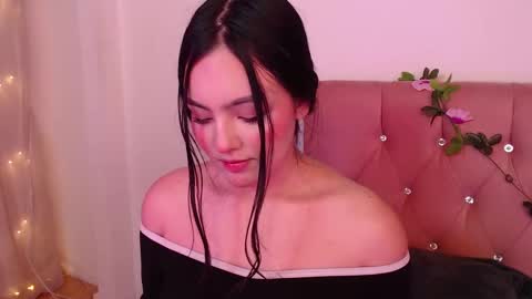 Snapshot of saraa_swett chatting on 03/12/25, 05:28 online show from 03/12/25, 05:28