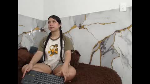 sara and thomas online show from 11/06/25, 09:37