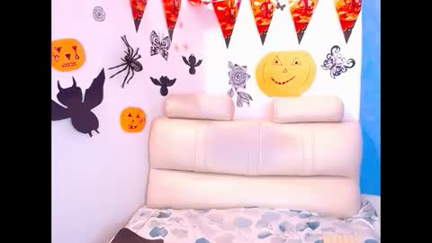 Sarah online show from 10/12/25, 04:39