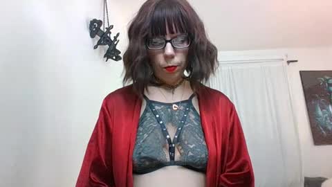 Snapshot of saradesirexo chatting on 12/30/24, 01:37 Sara Desire online show from 12/30/24, 01:37