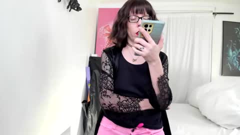 Snapshot of saradesirexo chatting on 01/29/25, 03:01 Sara Desire online show from 01/29/25, 03:01