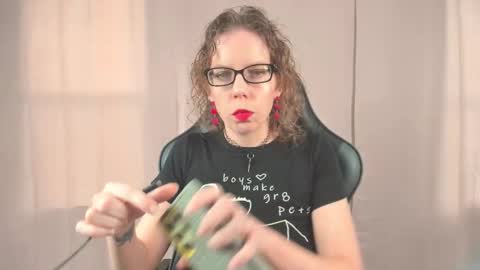 Snapshot of saradesirexo chatting on 10/01/25, 12:55 Sara Desire online show from 10/01/25, 12:55