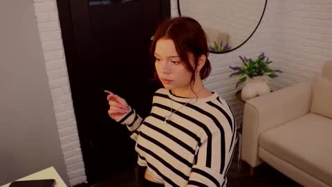 Sarah online show from 10/06/25, 10:45