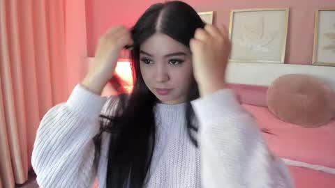 Snapshot of sarah__hills chatting on 09/19/25, 01:56 sarah__hills online show from 09/19/25, 01:56