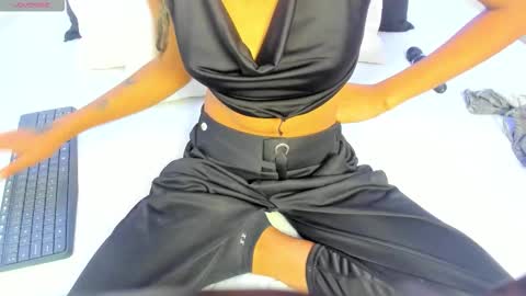 sarah_ashbourne online show from 10/29/25, 12:07