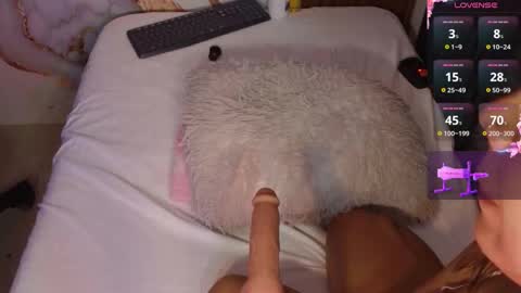 Sarah  online show from 10/17/25, 02:19