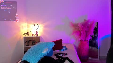 Sarah Valkiria  IG  Sar lanister online show from 02/07/25, 11:34