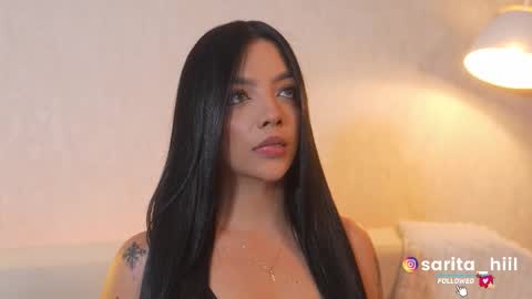 Snapshot of sarah_hiill chatting on 11/19/25, 09:37 online show from 11/19/25, 09:37