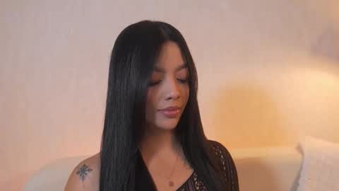 Snapshot of sarah_hiill chatting on 11/25/25, 09:37 online show from 11/25/25, 09:37