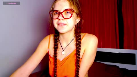 Sarah online show from 12/03/24, 03:44