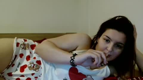 Snapshot of sarah_joulie chatting on 03/09/25, 04:00 Sarah online show from 03/09/25, 04:00