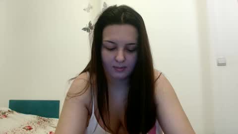 Snapshot of sarah_joulie chatting on 10/08/25, 03:31 Sarah online show from 10/08/25, 03:31