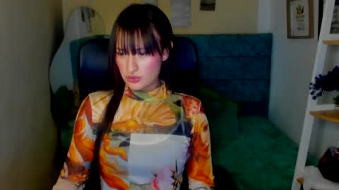 Snapshot of sarah_ramirez777 chatting on 12/15/24, 07:46 Sarah Ramirez online show from 12/15/24, 07:46