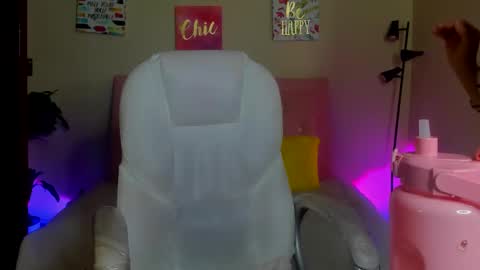 Snapshot of sarah_ramirez777 chatting on 12/16/24, 04:13 Sarah Ramirez online show from 12/16/24, 04:13