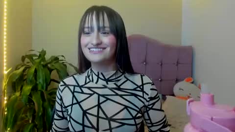 Snapshot of sarah_ramirez777 chatting on 12/16/24, 07:15 Sarah Ramirez online show from 12/16/24, 07:15