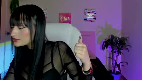 Snapshot of sarah_ramirez777 chatting on 02/06/25, 12:37 Sarah Ramirez online show from 02/06/25, 12:37