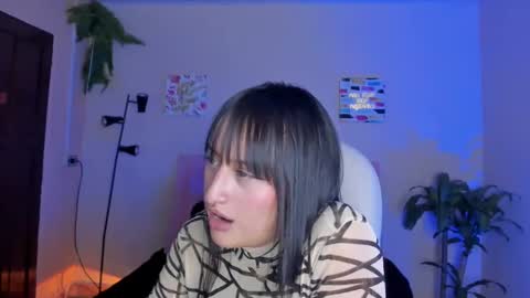 Snapshot of sarah_ramirez777 chatting on 02/19/25, 05:49 Sarah Ramirez online show from 02/19/25, 05:49