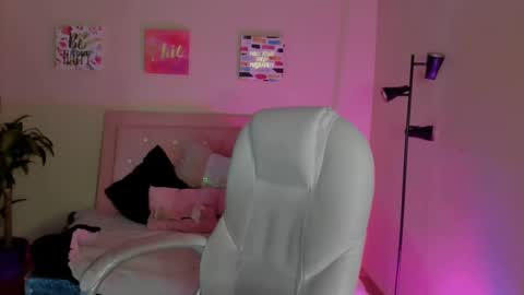 Snapshot of sarah_ramirez777 chatting on 03/12/25, 06:00 Sarah Ramirez online show from 03/12/25, 06:00