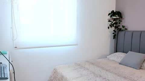 Snapshot of sarah_rayy chatting on 02/21/25, 06:15 sarah_rayy online show from 02/21/25, 06:15